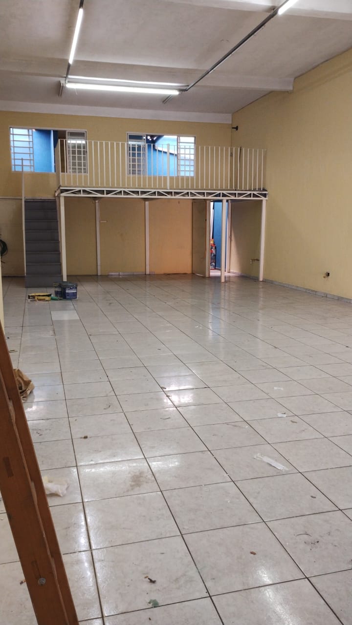 LOCAÇÃO SALÃO NA AVENIDA ITAQUERA