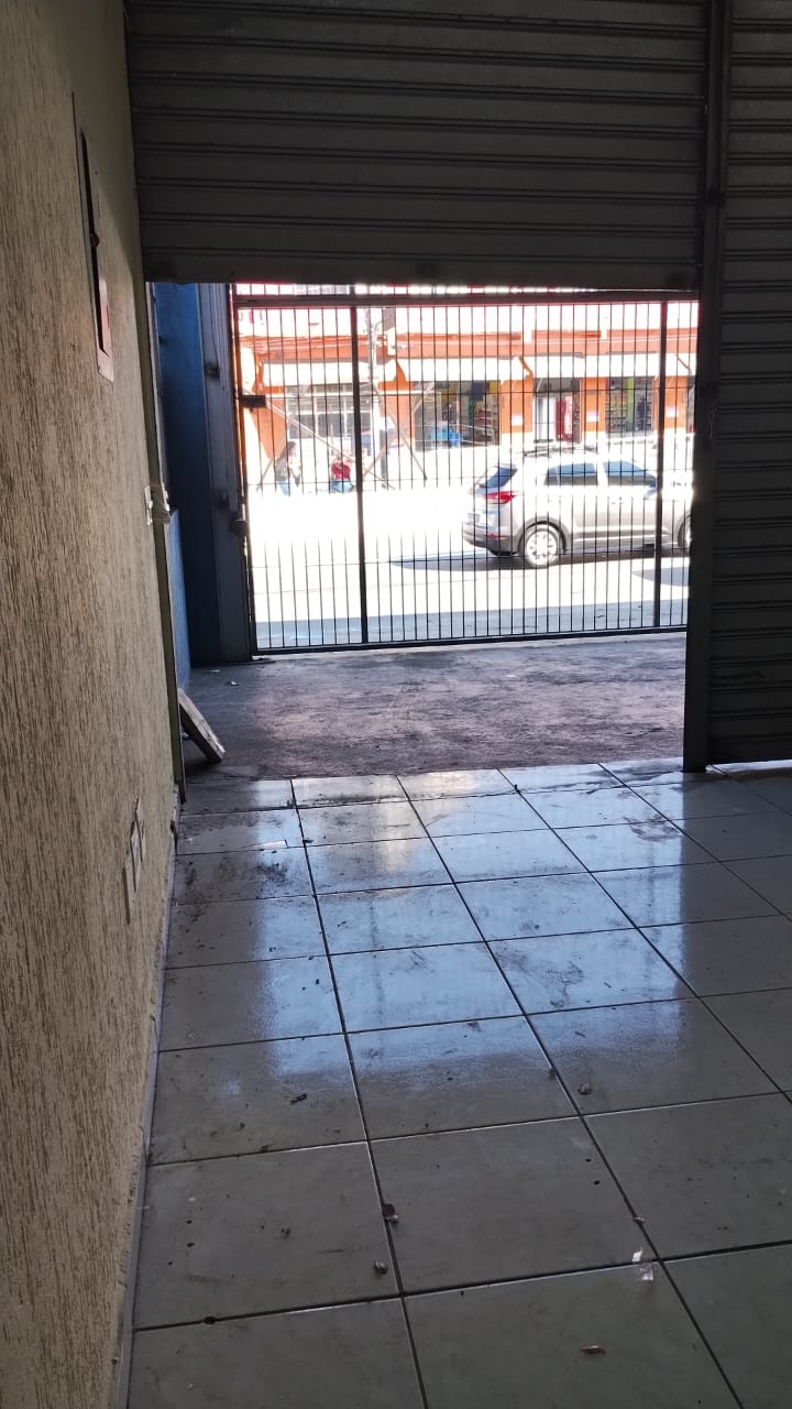 LOCAÇÃO SALÃO NA AVENIDA ITAQUERA