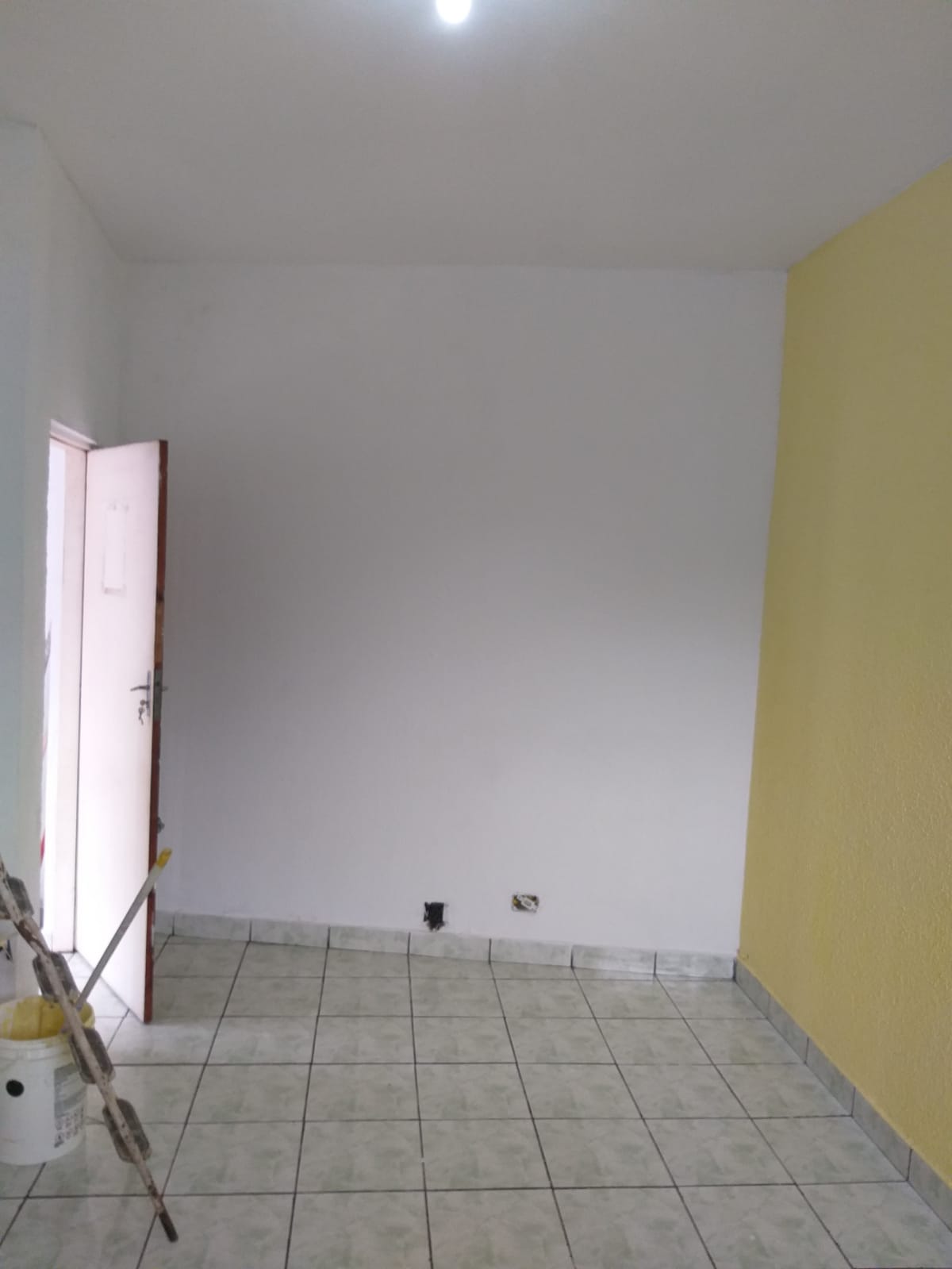 LOCAÇÃO TRÊS CÓMODOS 