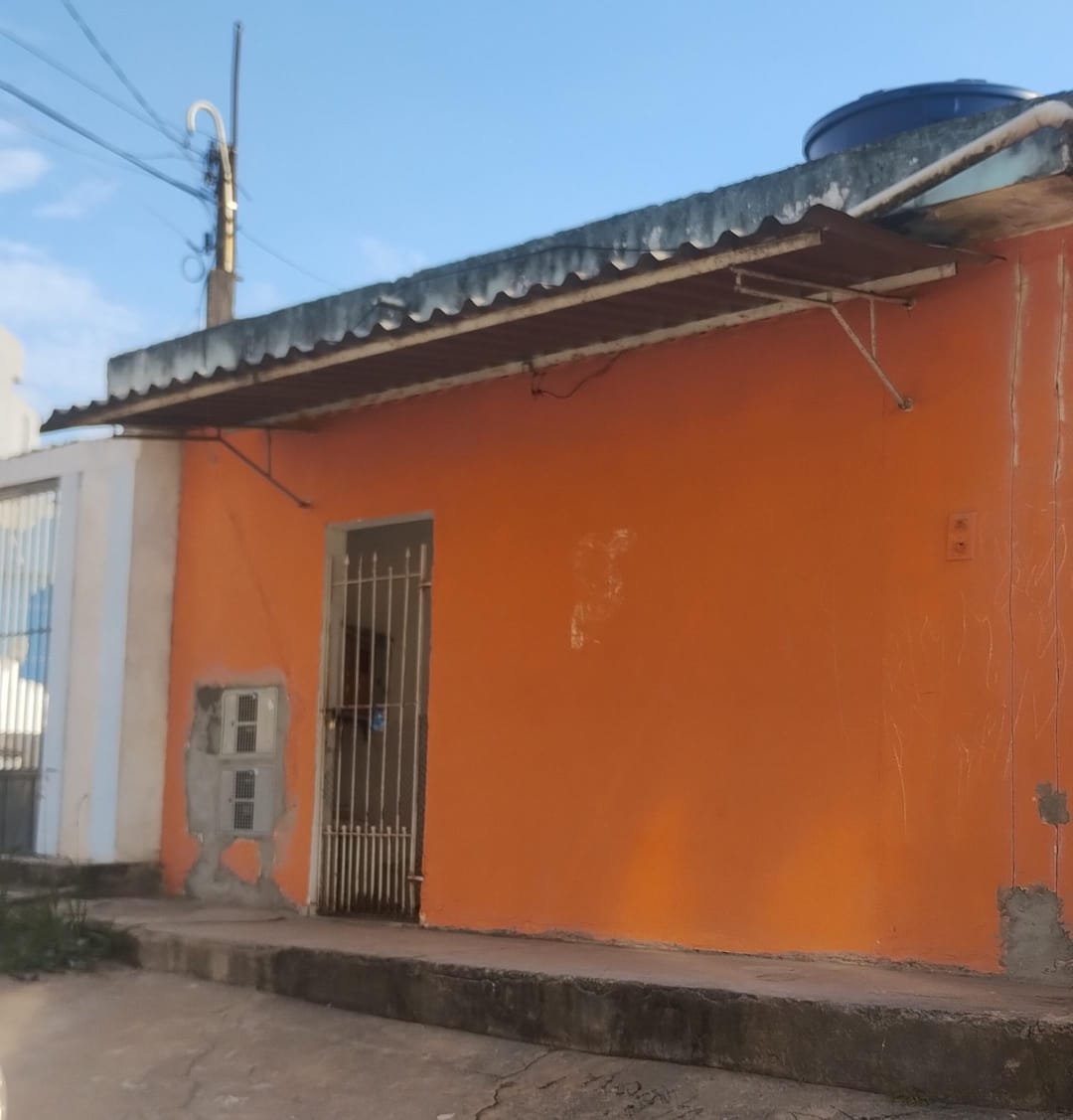 LOCAÇÃO TRÊS CÓMODOS 