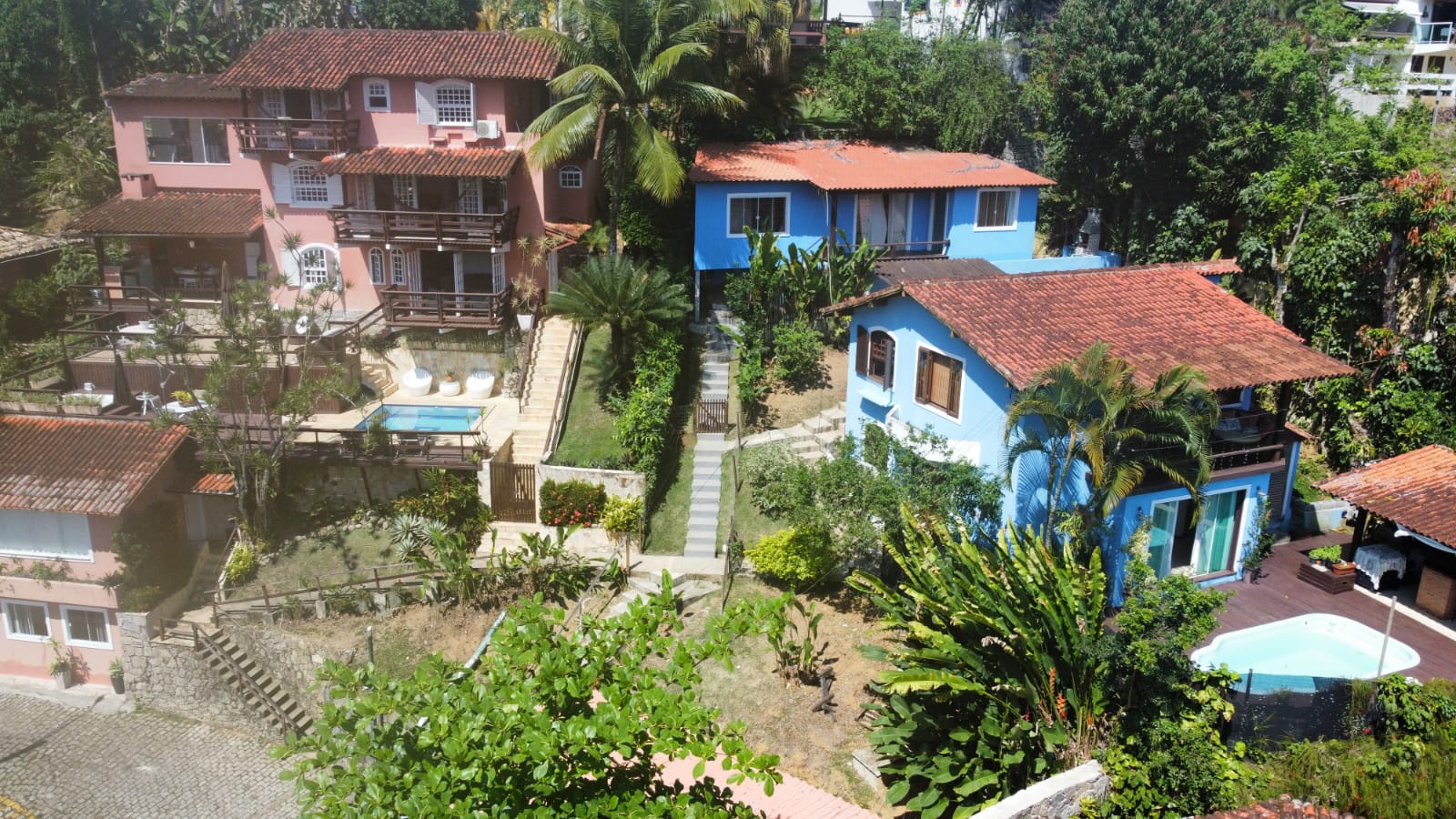 Casa em condomínio de frente para o mar no Marinas Angra dos Reis RJ.