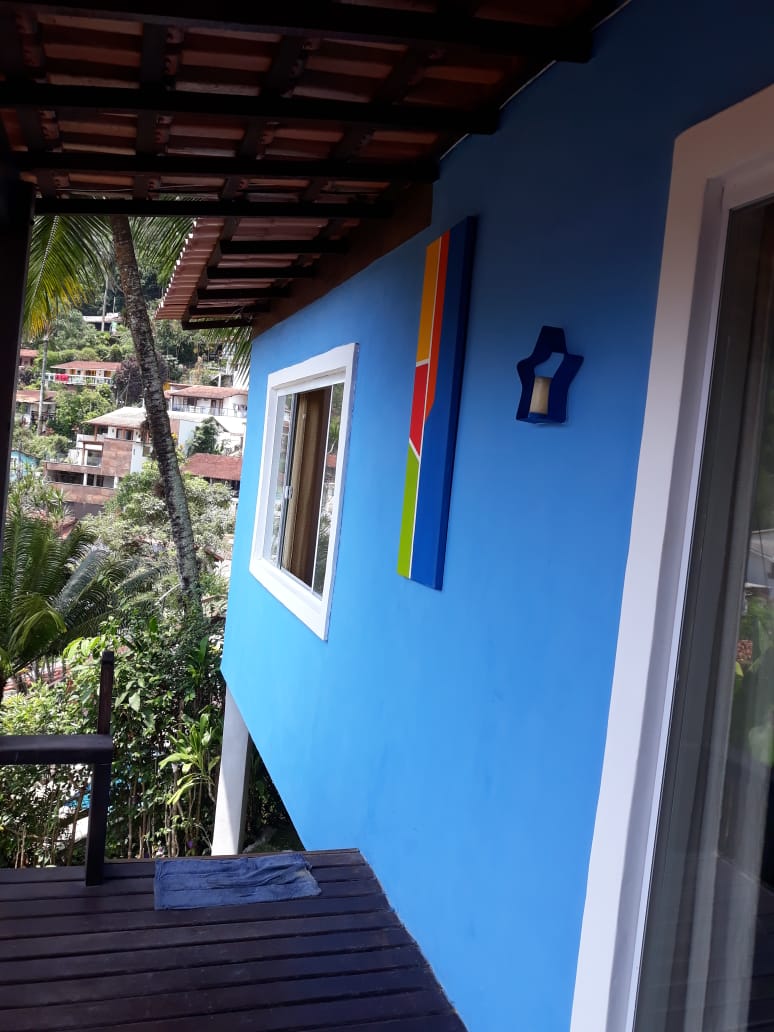Casa em condomínio de frente para o mar no Marinas Angra dos Reis RJ.