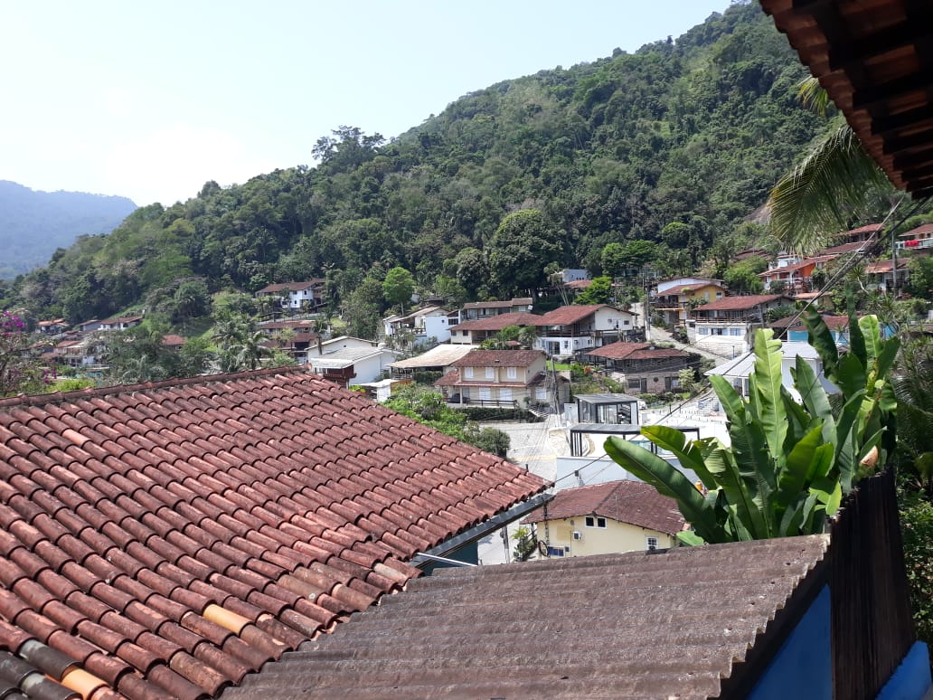 Casa em condomínio de frente para o mar no Marinas Angra dos Reis RJ.