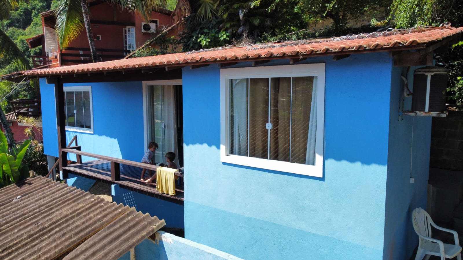 Casa em condomínio de frente para o mar no Marinas Angra dos Reis RJ.