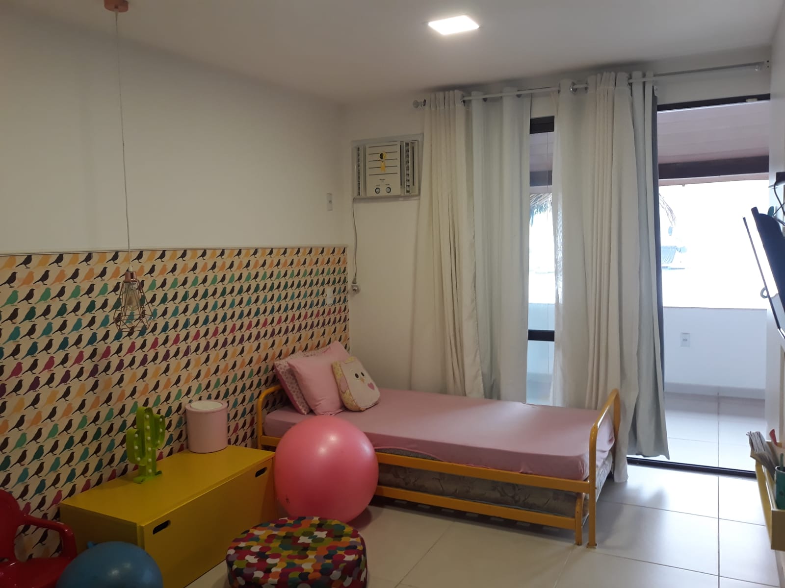 Casa Alto Padrão  em condominio pé na areia em Angra dos REis RJ