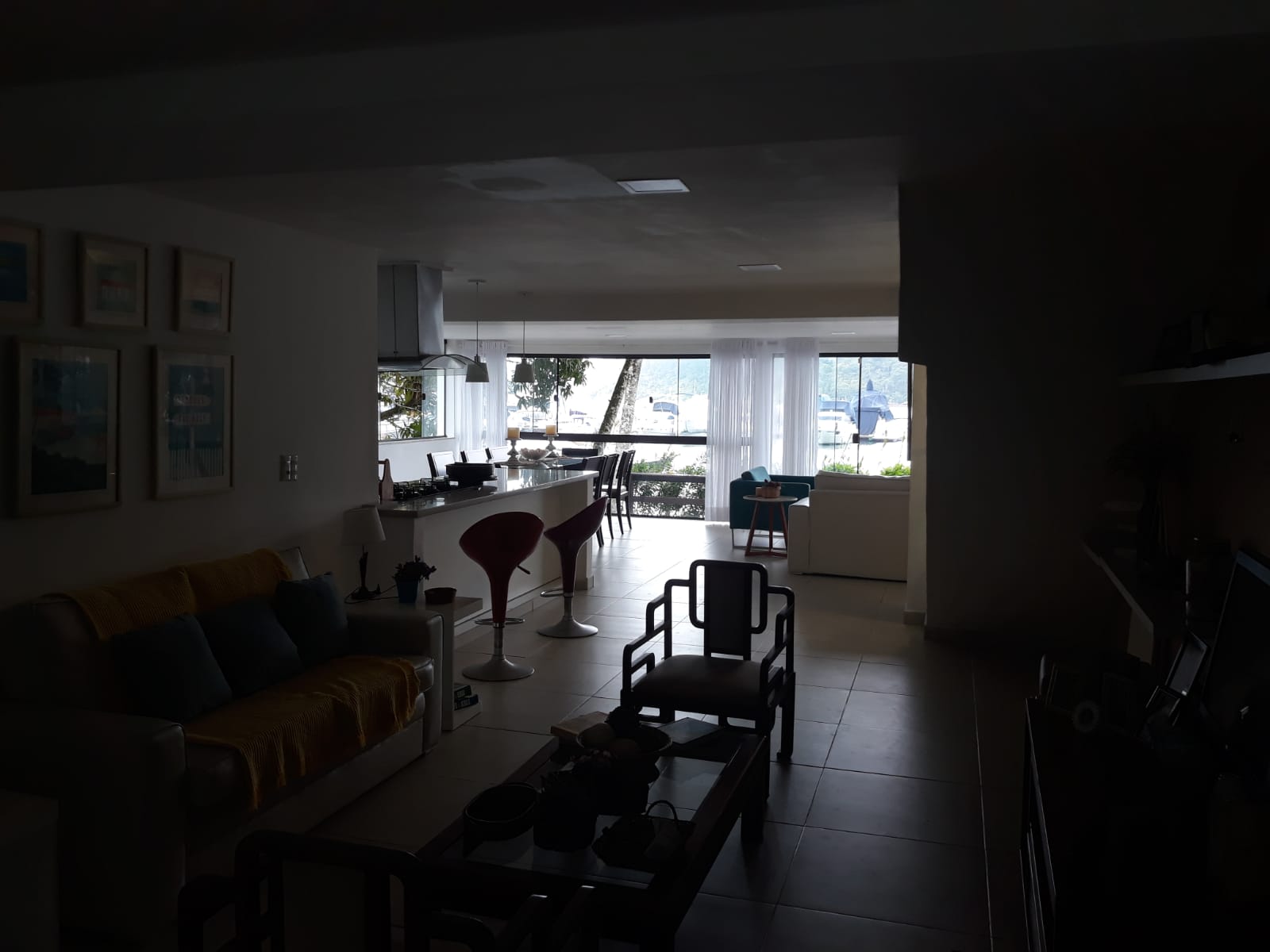 Casa Alto Padrão  em condominio pé na areia em Angra dos REis RJ