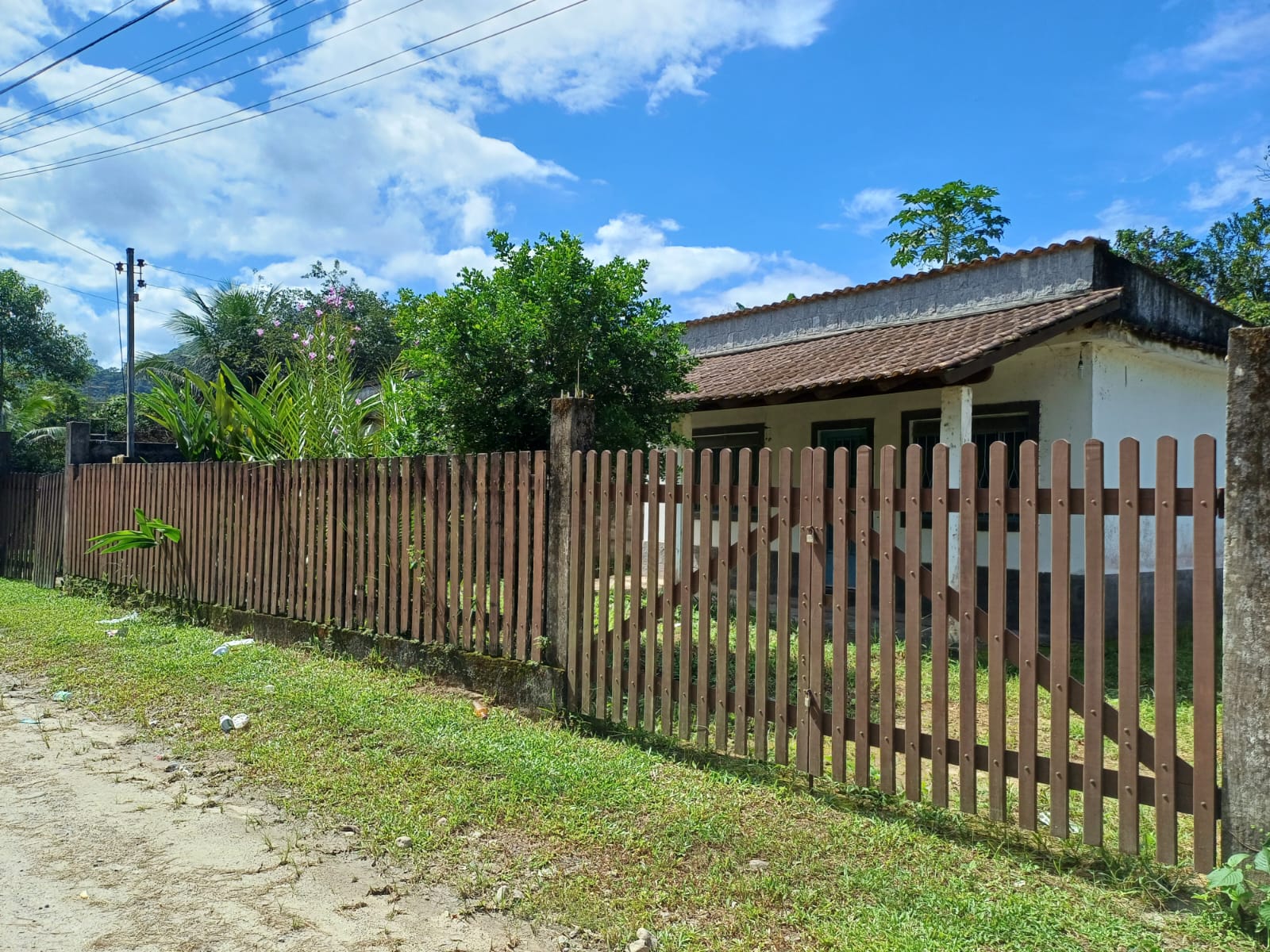 Casa de 02 quartos no Bracuí  próximoa ao condomínio Bracuí na Rio Santos Angra dos Reis RJ