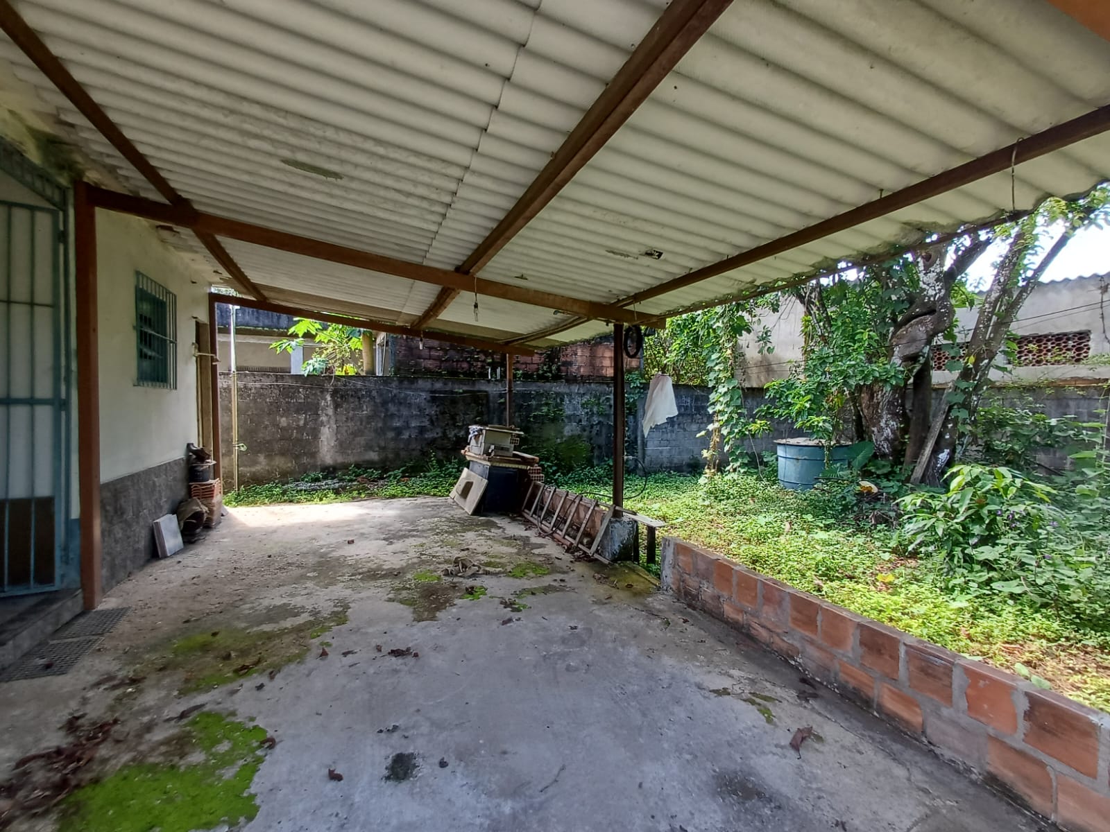Casa de 02 quartos no Bracuí  próximoa ao condomínio Bracuí na Rio Santos Angra dos Reis RJ