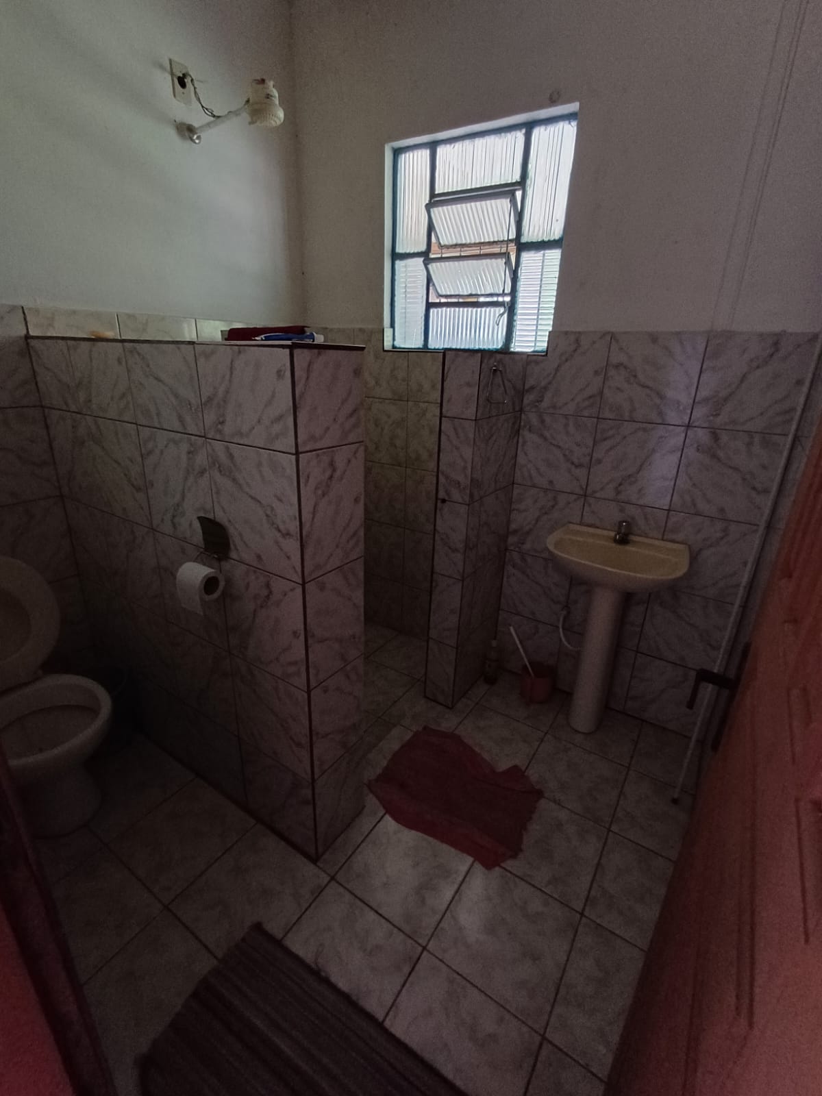 Casa de 02 quartos no Bracuí  próximoa ao condomínio Bracuí na Rio Santos Angra dos Reis RJ