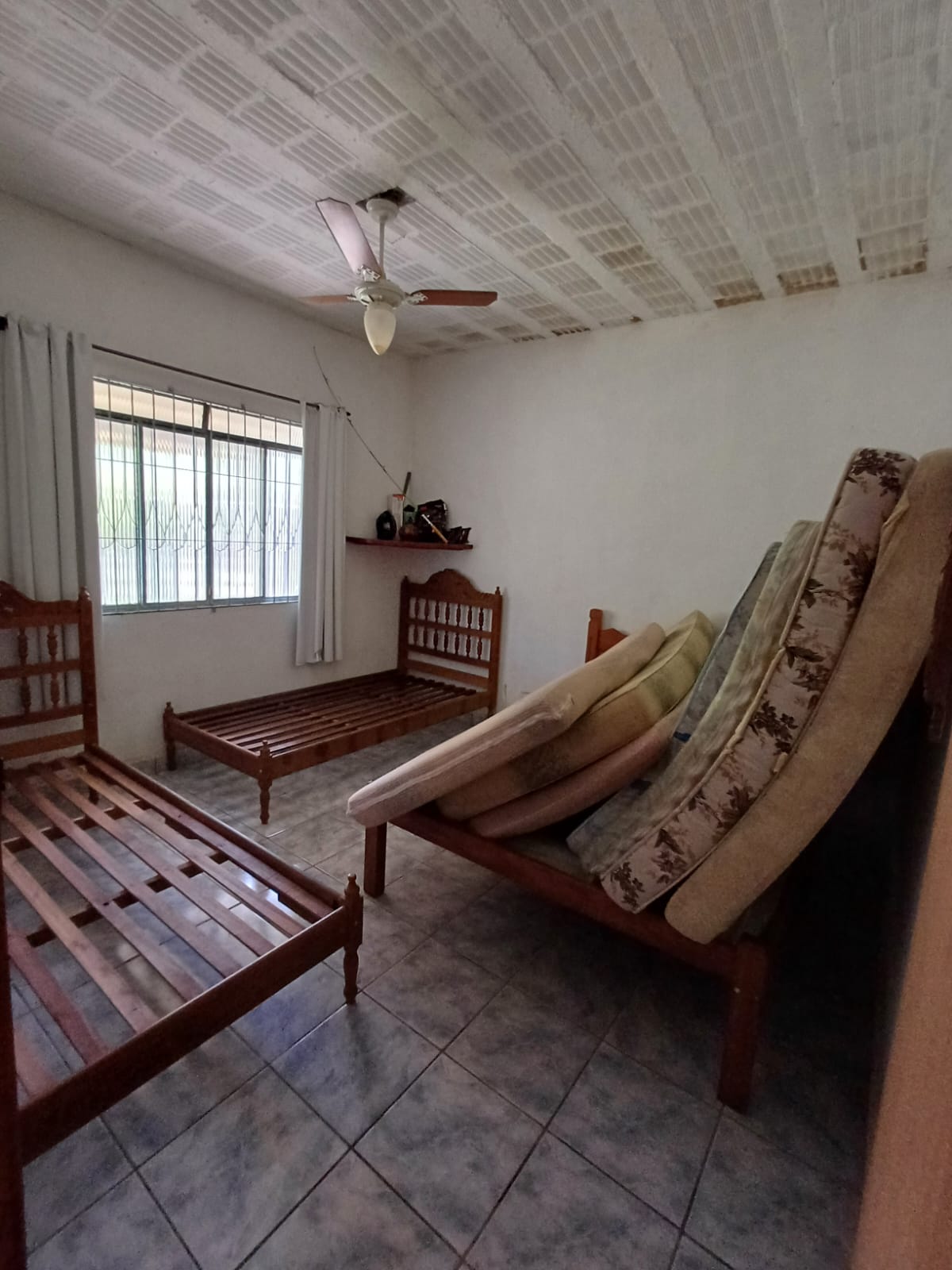 Casa de 02 quartos no Bracuí  próximoa ao condomínio Bracuí na Rio Santos Angra dos Reis RJ