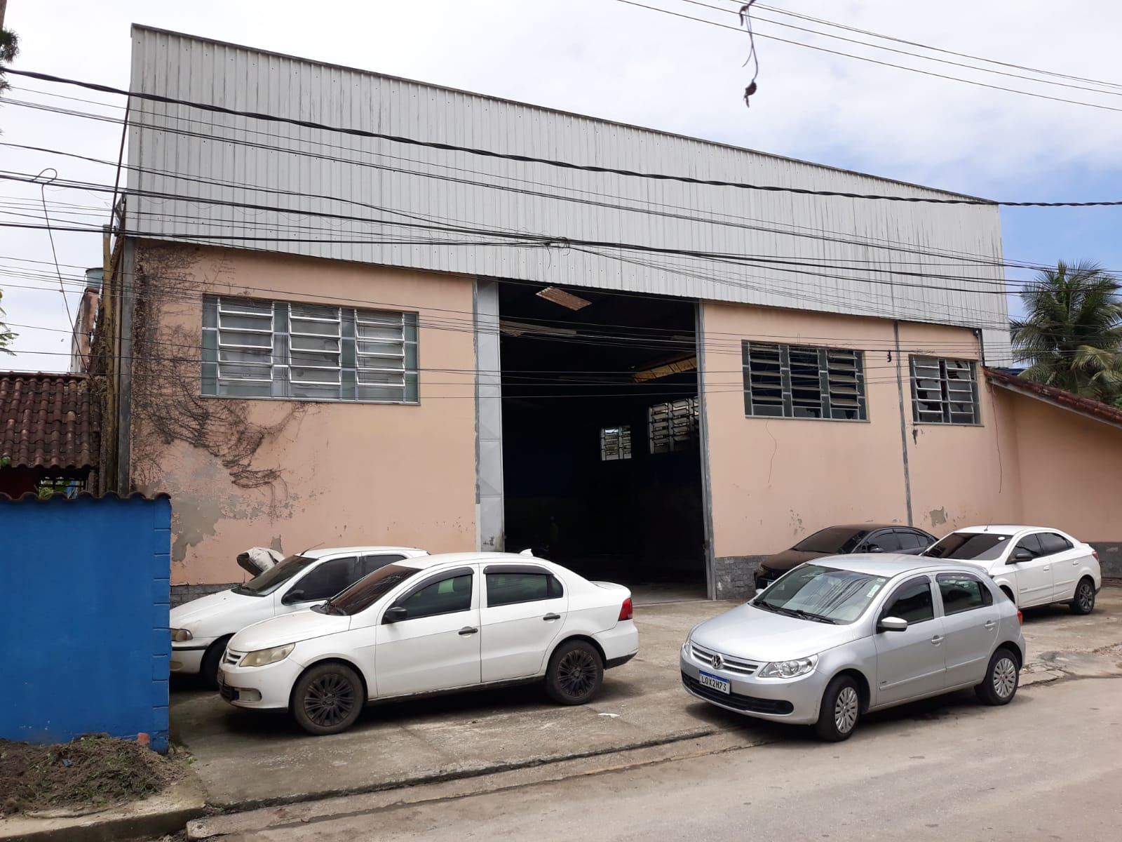 Aluguel de Galpão e casa de dois quartos no Frade há 70 metros da praia Angra dos Reis RJ  