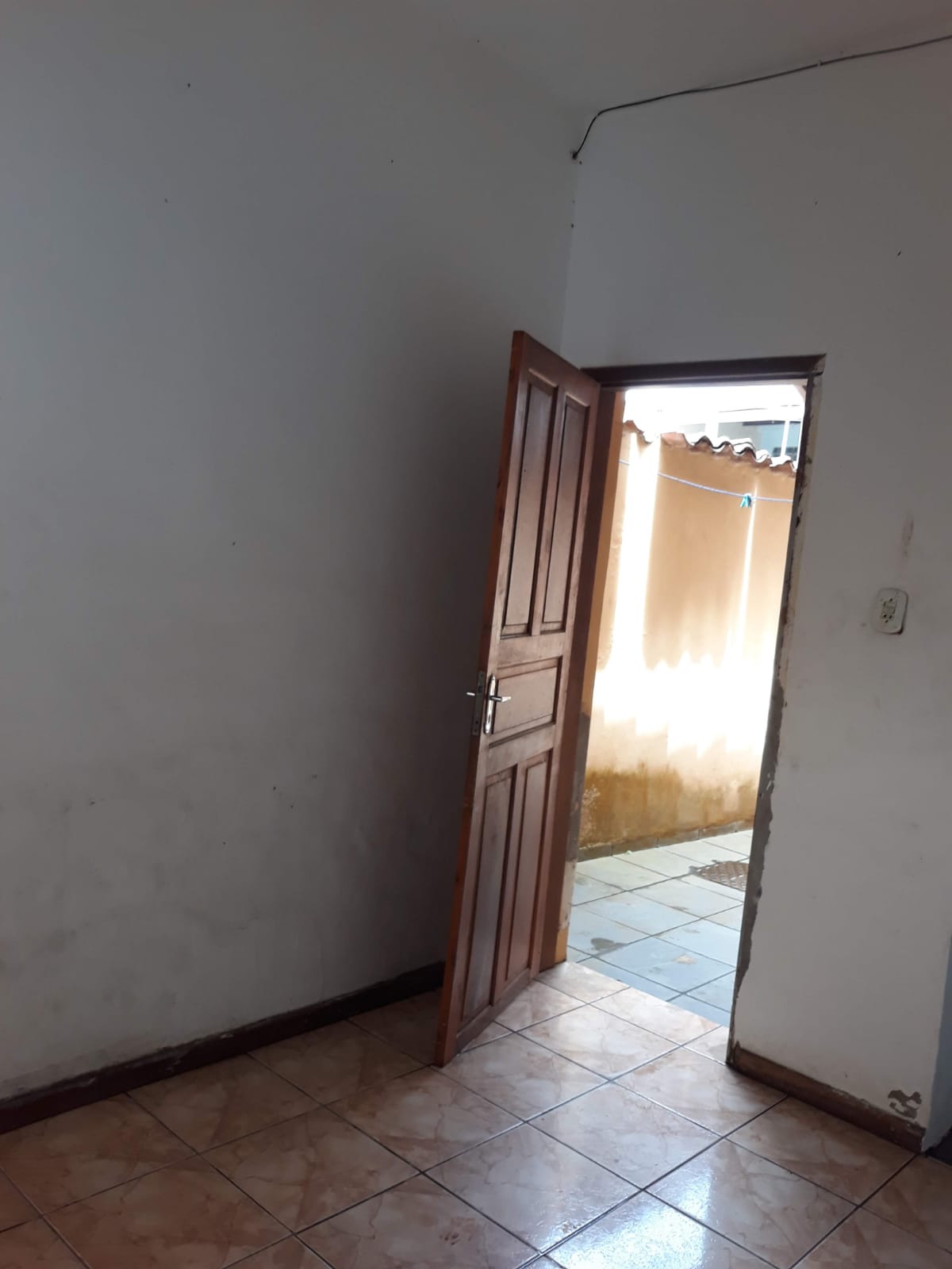 Aluguel de Galpão e casa de dois quartos no Frade há 70 metros da praia Angra dos Reis RJ  