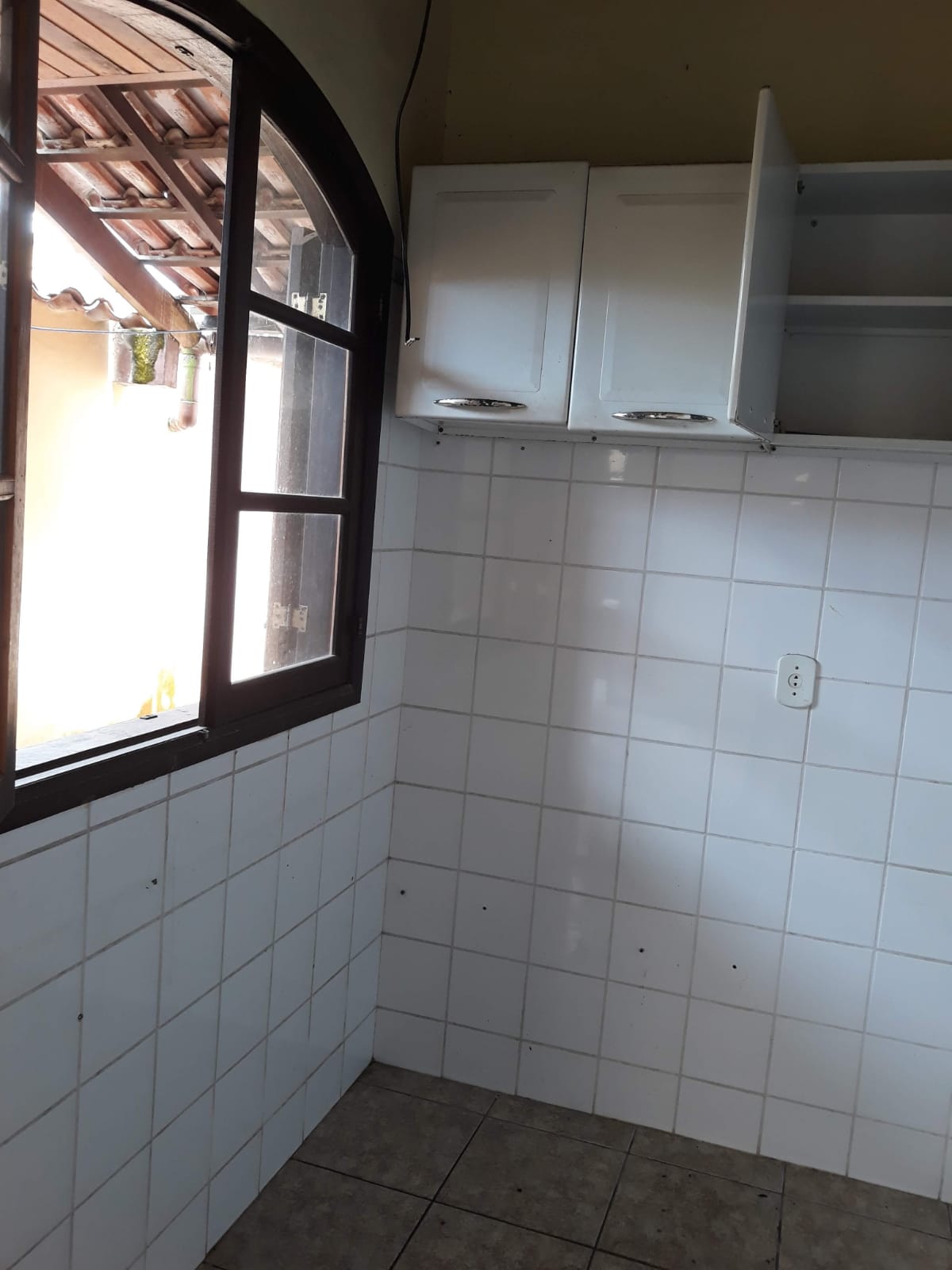 Aluguel de Galpão e casa de dois quartos no Frade há 70 metros da praia Angra dos Reis RJ  