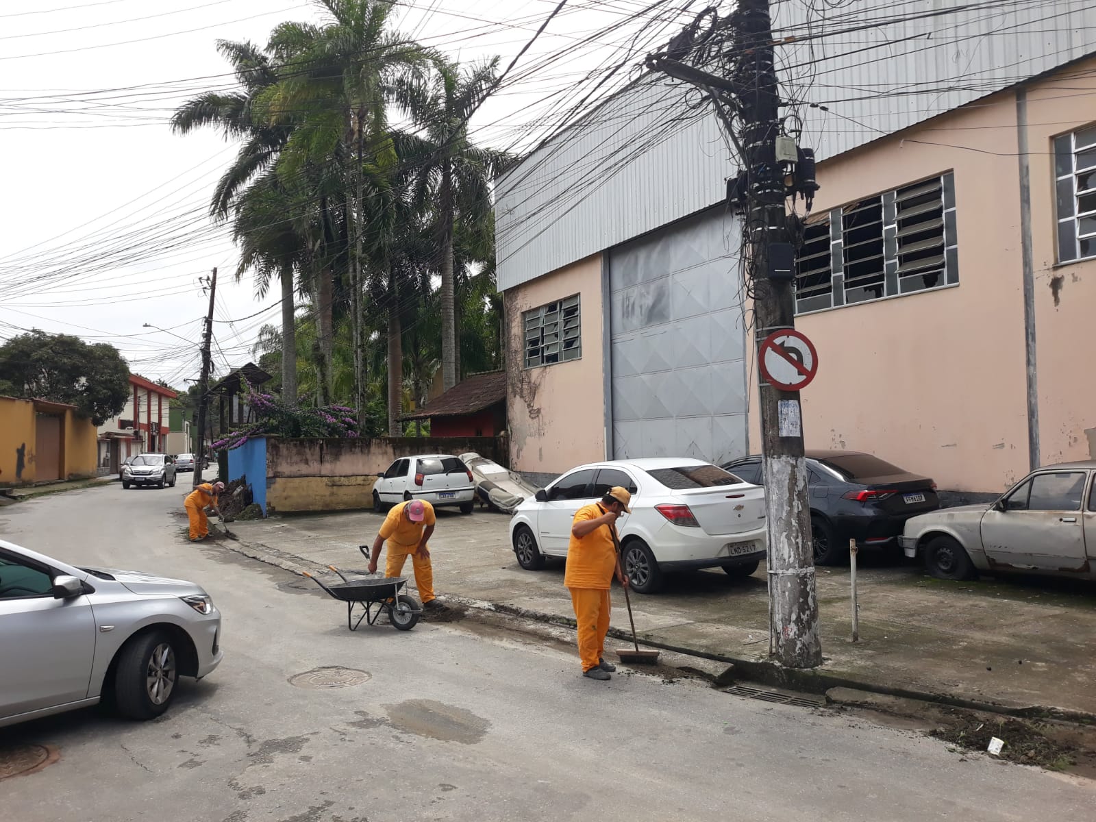 Aluguel de Galpão e casa de dois quartos no Frade há 70 metros da praia Angra dos Reis RJ  