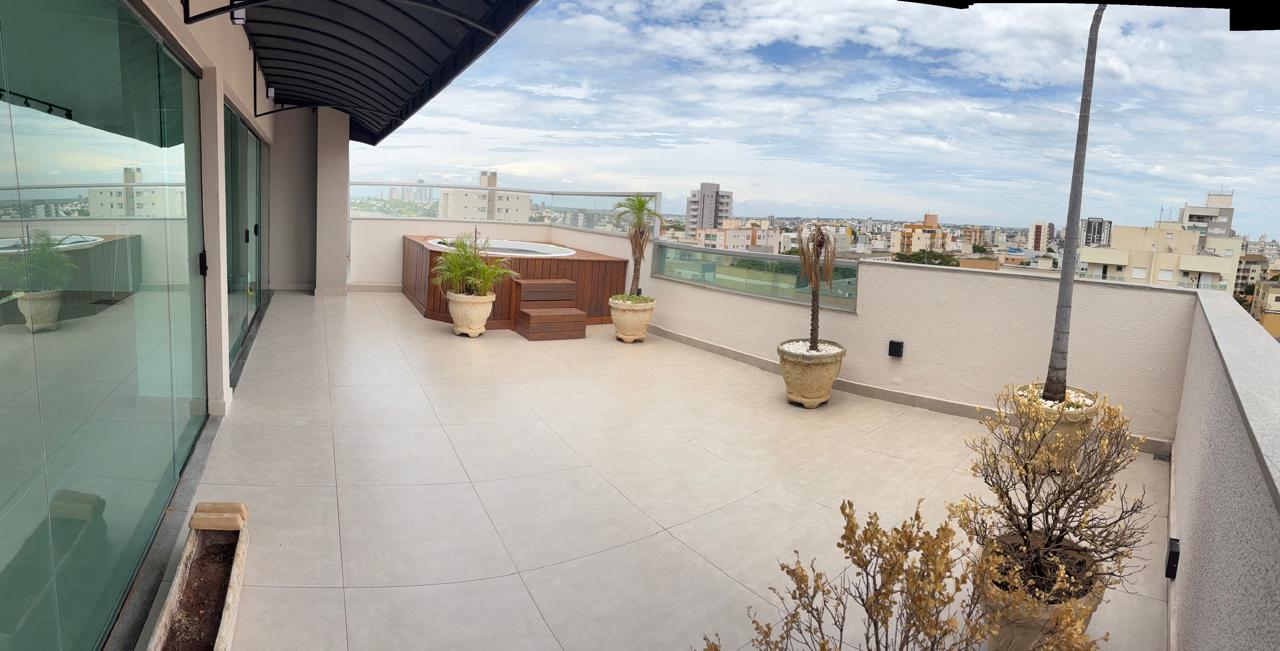 Confortável Cobertura duplex no Santa Mônica em Uberlândia 