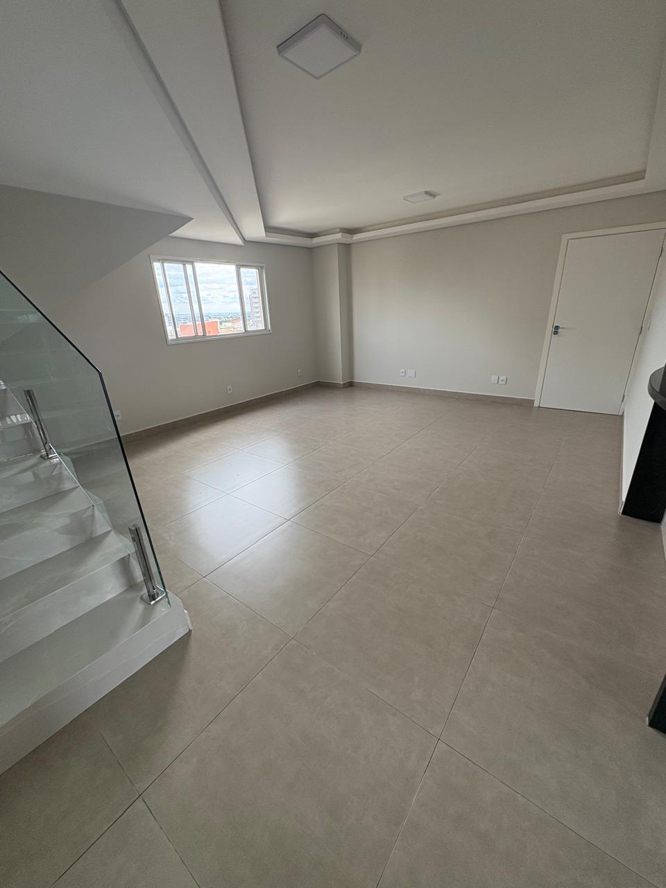 Confortável Cobertura duplex no Santa Mônica em Uberlândia 