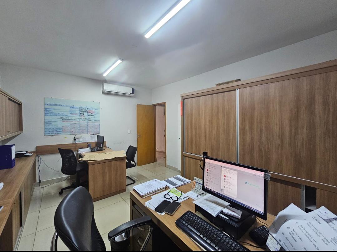Casa Comercial - Vigilato Pereira