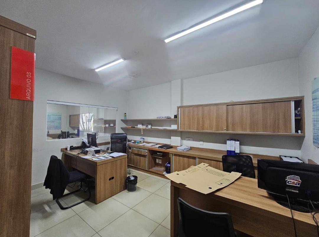 Casa Comercial - Vigilato Pereira