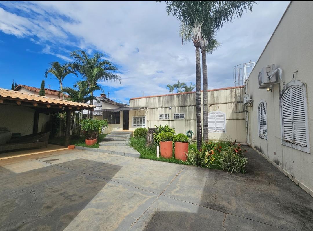Casa Comercial - Vigilato Pereira