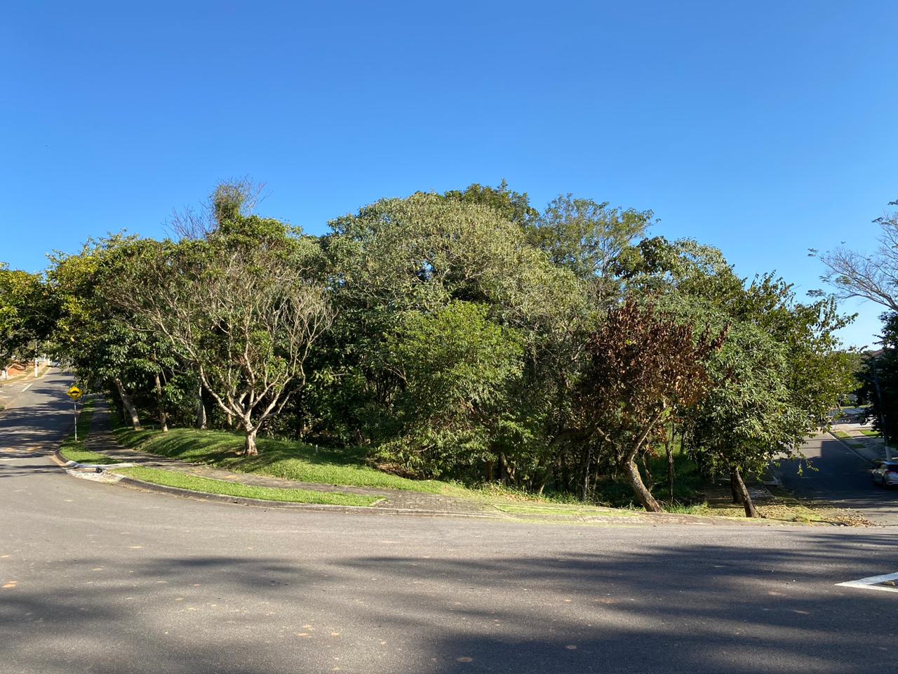 Terreno a venda localizado no condomínio Ibirapitanga em Santa Isabel-SP!