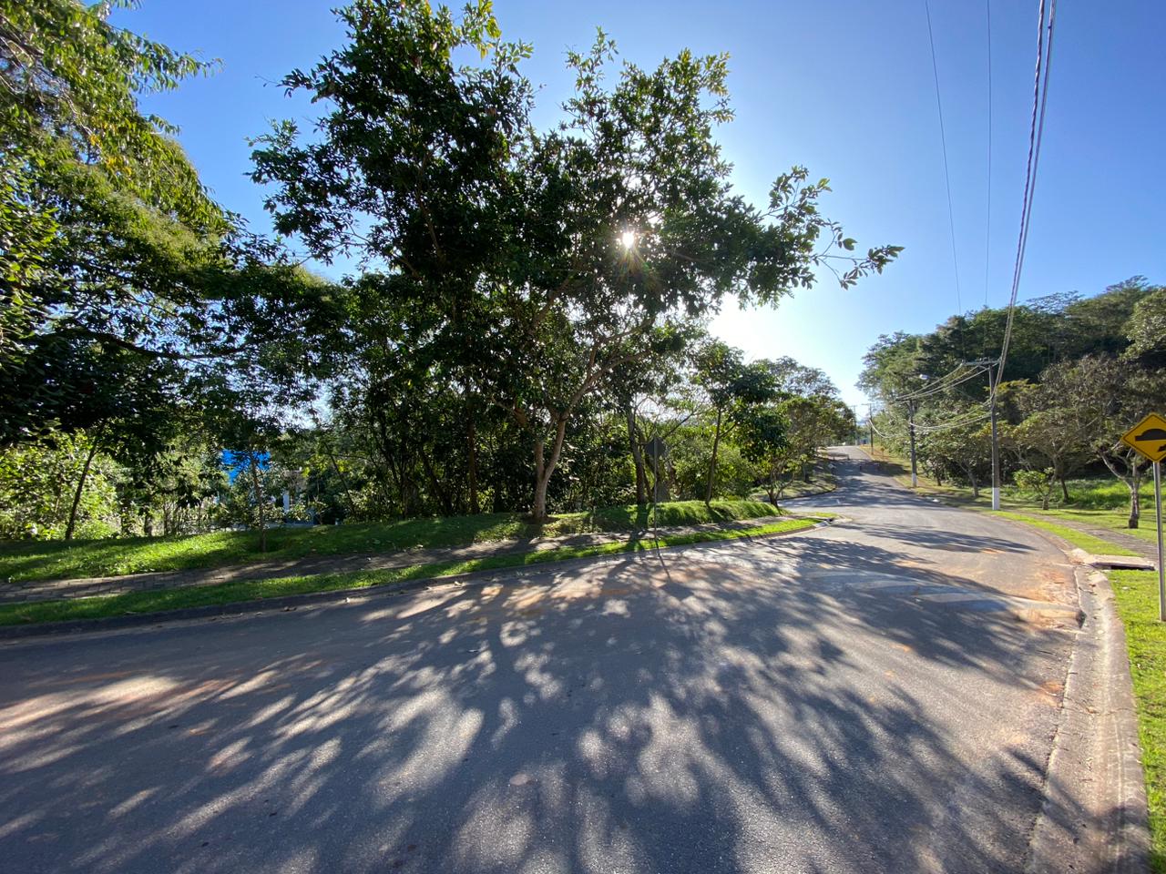 Terreno a venda localizado no condomínio Ibirapitanga em Santa Isabel-SP!