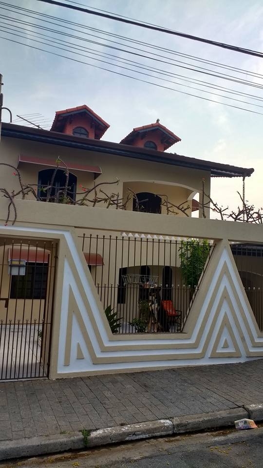 Casa a venda localizada no bairro Jardim Rincão em Arujá-SP!