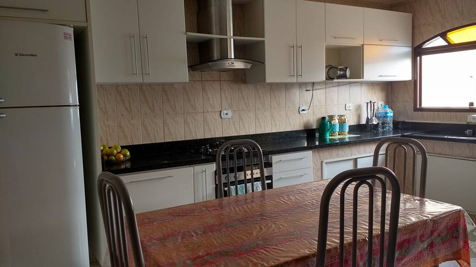 Casa a venda localizada no bairro Jardim Rincão em Arujá-SP!