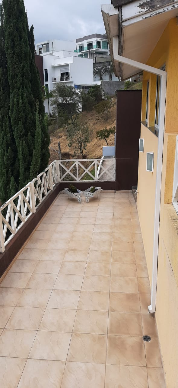 Casa a venda localizada no condomino Hills III em Arujá-SP! 