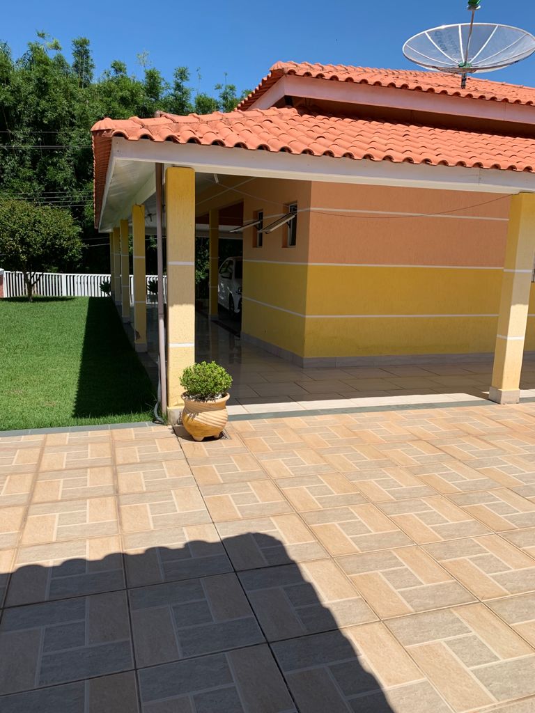 Casa a venda localizada no condominio Mont Clair em Santa Isabel-SP!