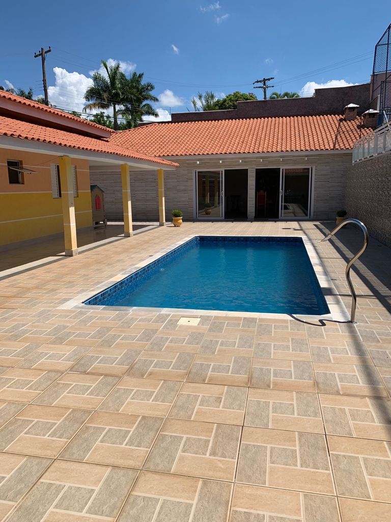 Casa a venda localizada no condominio Mont Clair em Santa Isabel-SP!