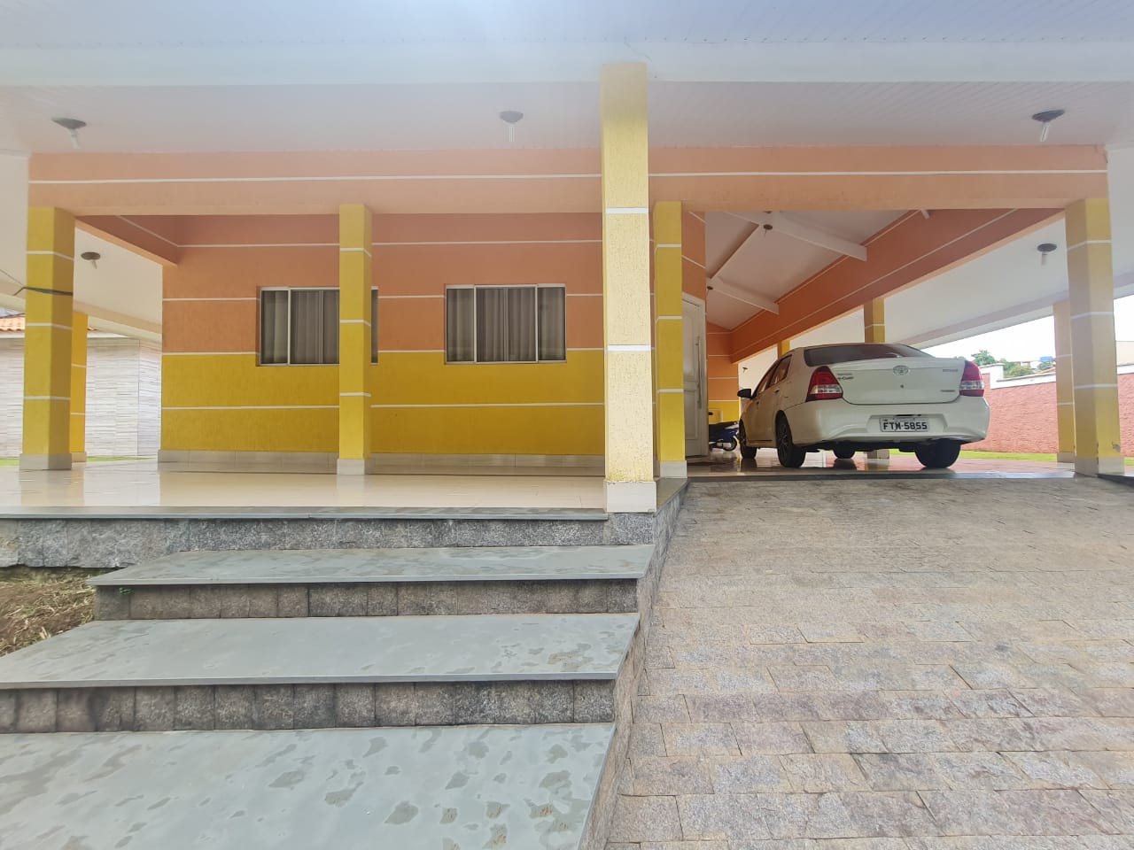Casa a venda localizada no condominio Mont Clair em Santa Isabel-SP!