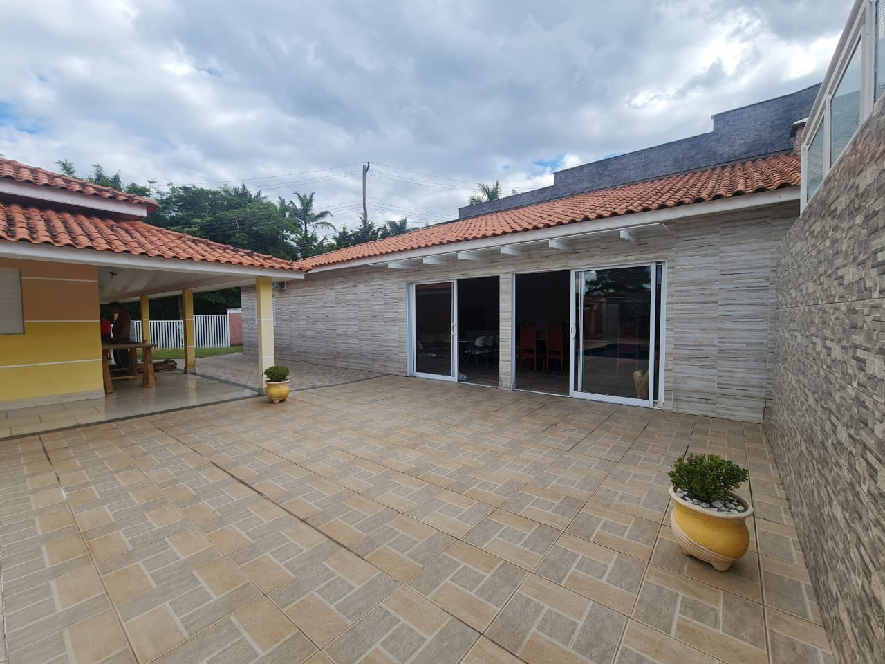 Casa a venda localizada no condominio Mont Clair em Santa Isabel-SP!
