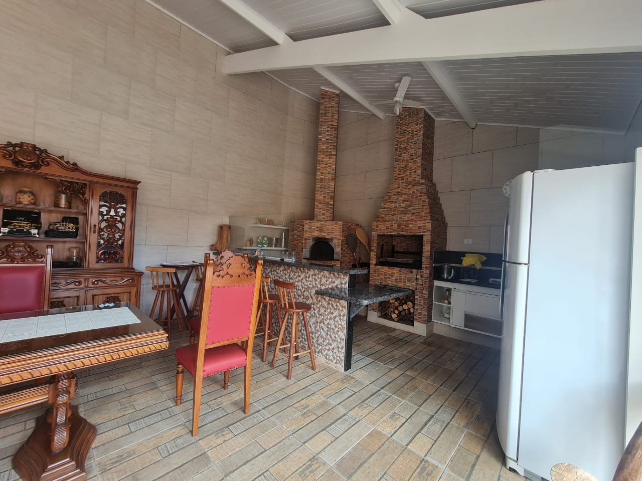 Casa a venda localizada no condominio Mont Clair em Santa Isabel-SP!