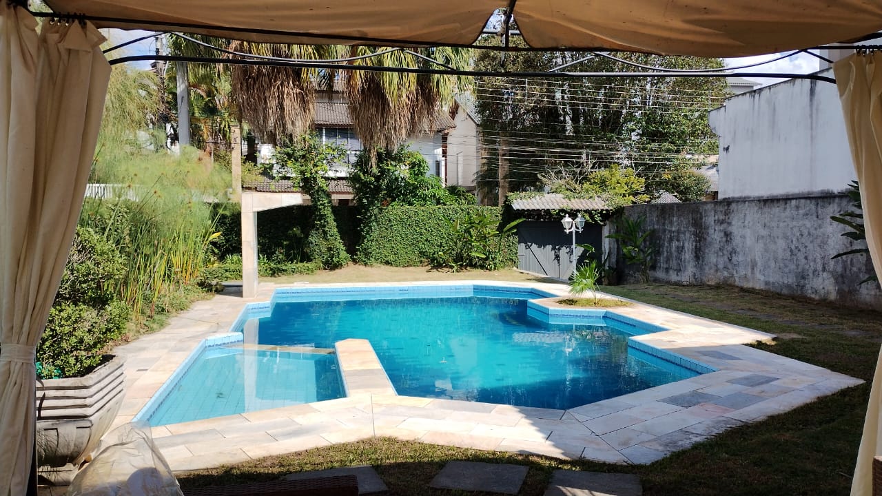 Casa para venda ou locação localizado no condomínio Arujá V em Arujá-SP!