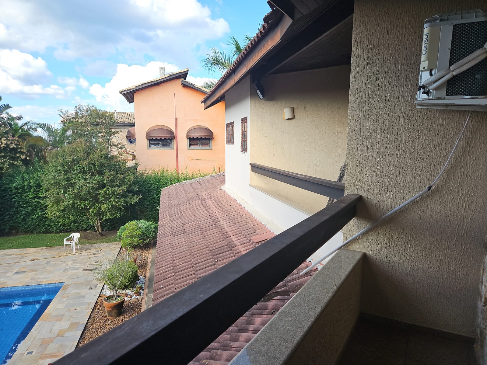 Casa a venda localizada no condomínio Hills III em Arujá-SP!