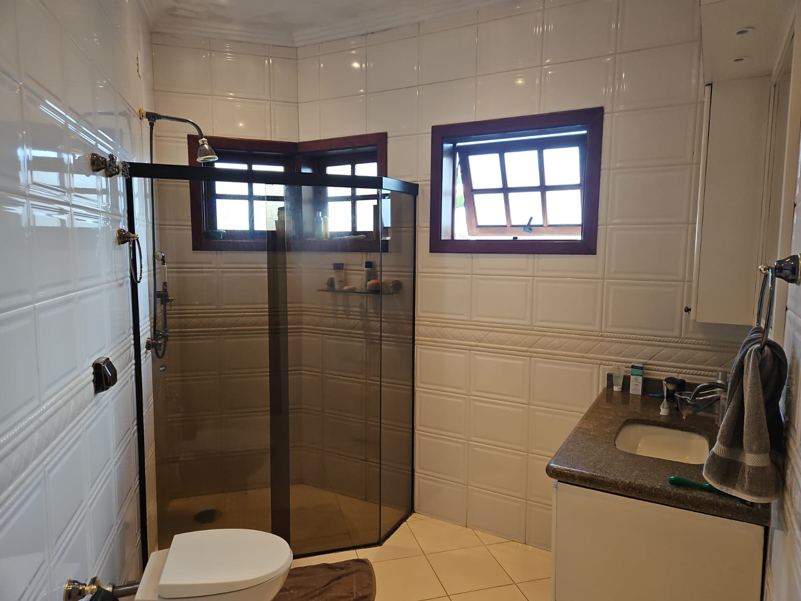 Casa a venda localizada no condomínio Hills III em Arujá-SP!