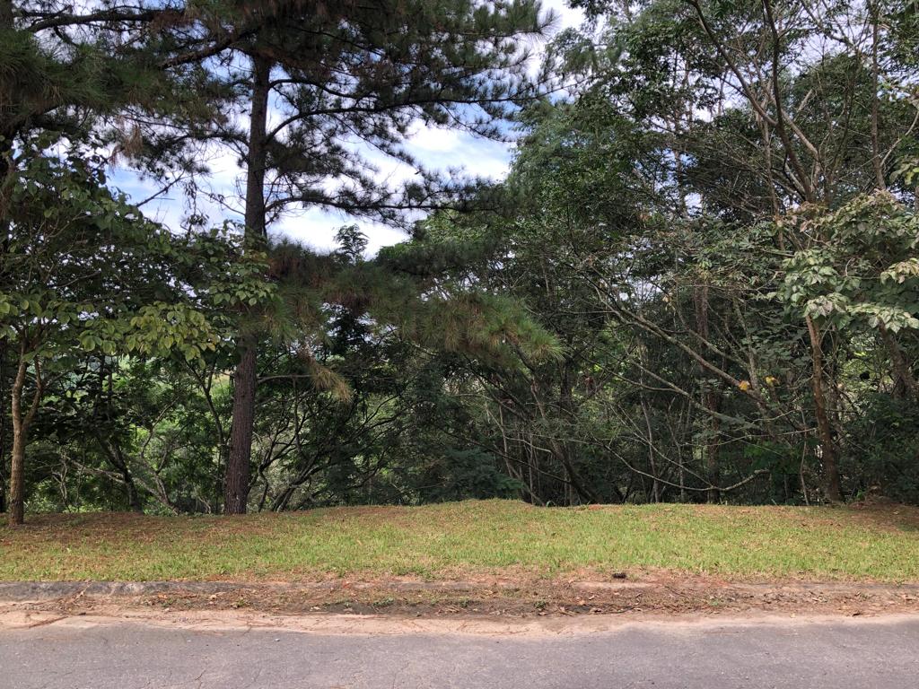 Terreno a venda localizado no condomínio Reserva Ibirapitanga em Santa Isabel-SP!