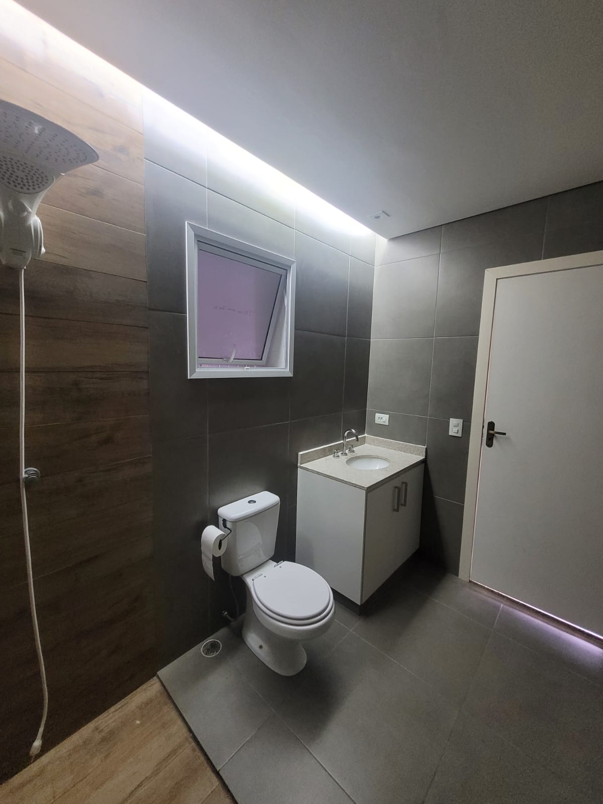 Casa a venda localizada no bairro Jardim Renata em Arujá-SP!