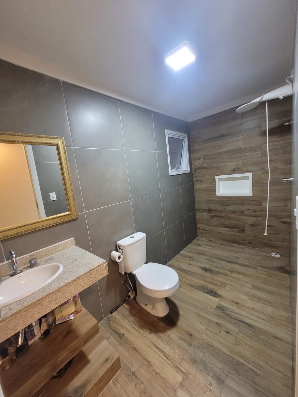 Casa a venda localizada no bairro Jardim Renata em Arujá-SP!