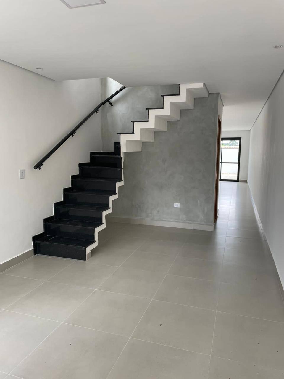 Casa a venda localizada no bairro Jordanopollis em Arujá-SP!