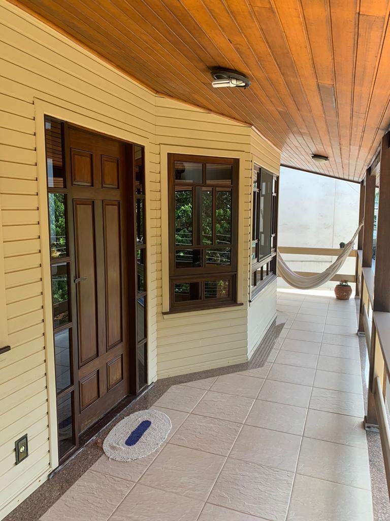 Casa a venda localizada no condomínio Aruja V em Arujá-SP!