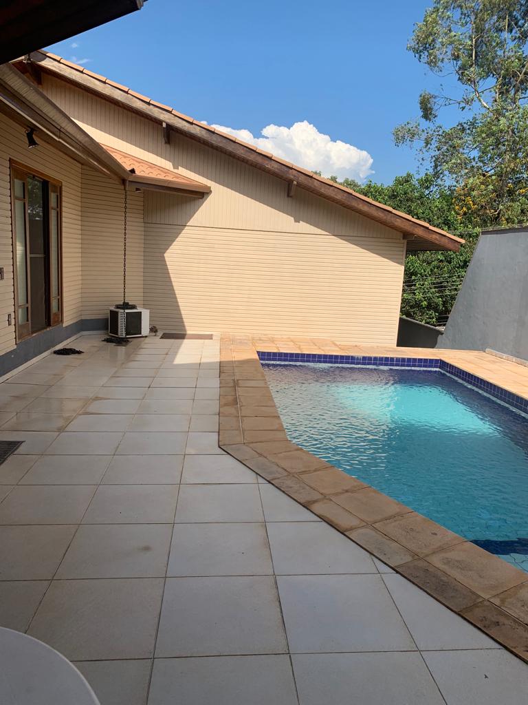 Casa a venda localizada no condomínio Aruja V em Arujá-SP!