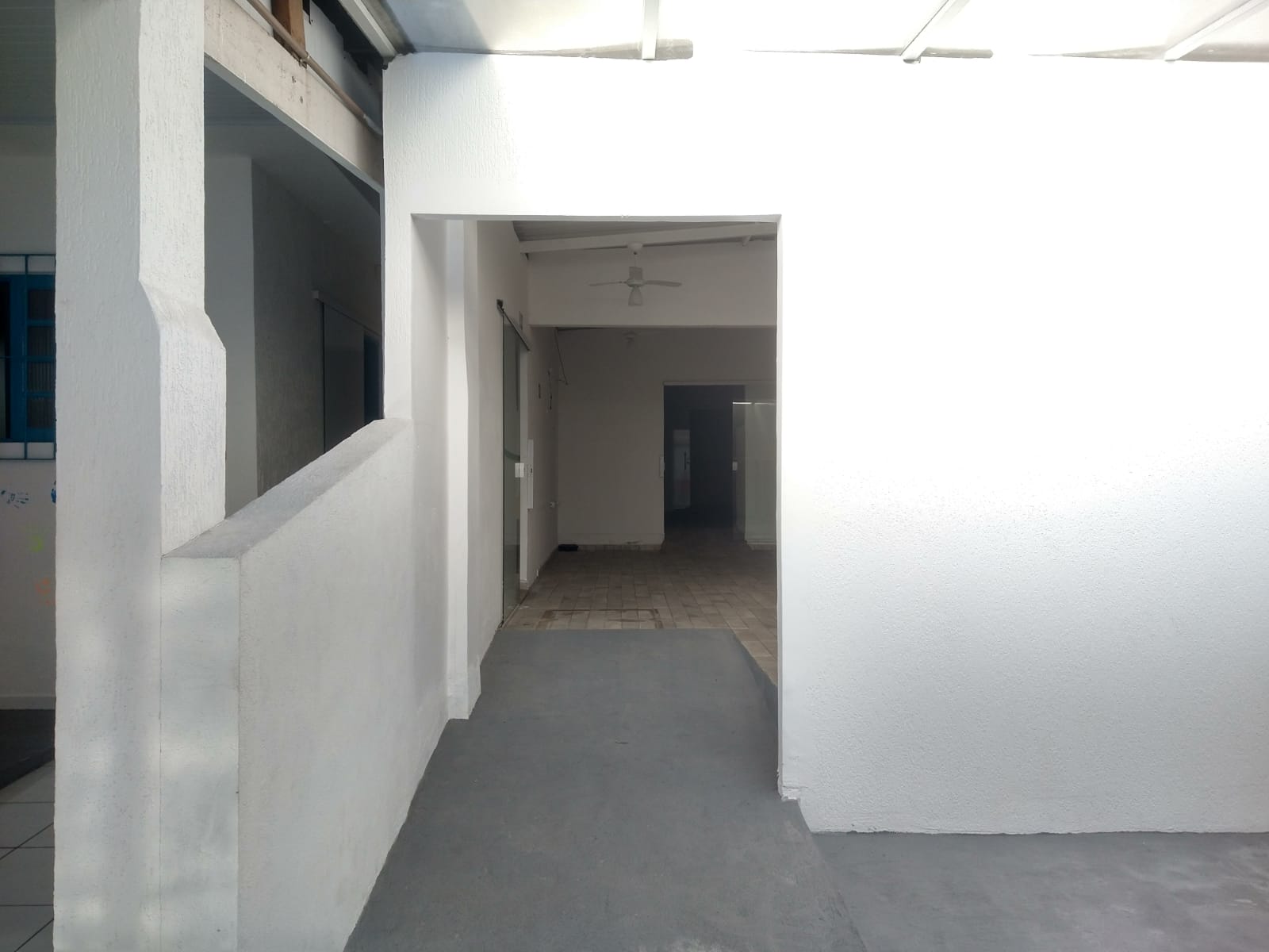 Salão comercial localizado no centro da cidade de Arujá-SP