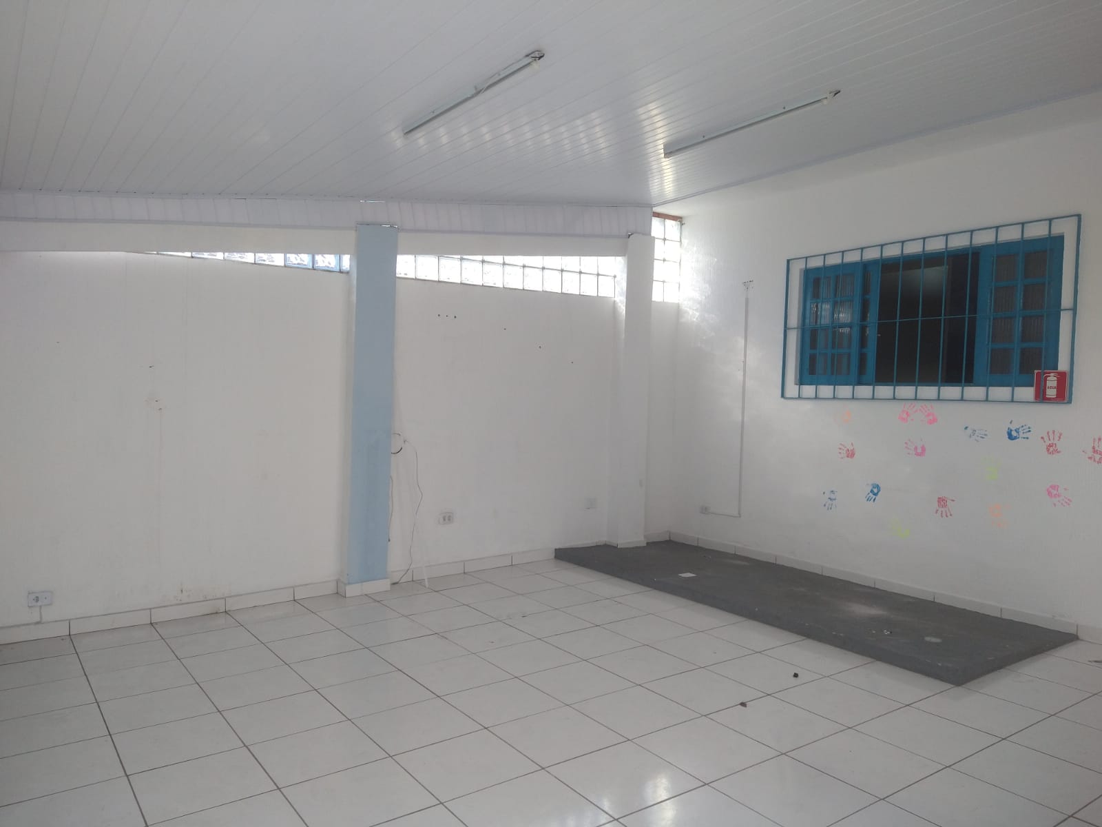 Salão comercial localizado no centro da cidade de Arujá-SP