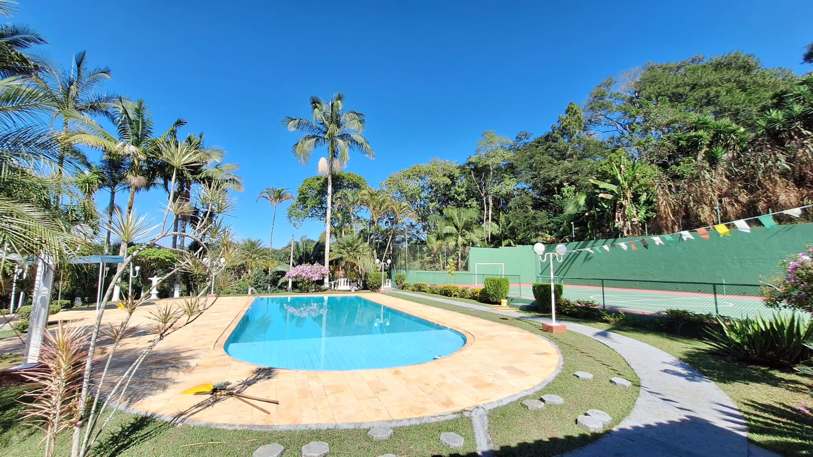 Chácara a venda localizada no bairro Parque Santa Tereza em Santa Isabel-SP