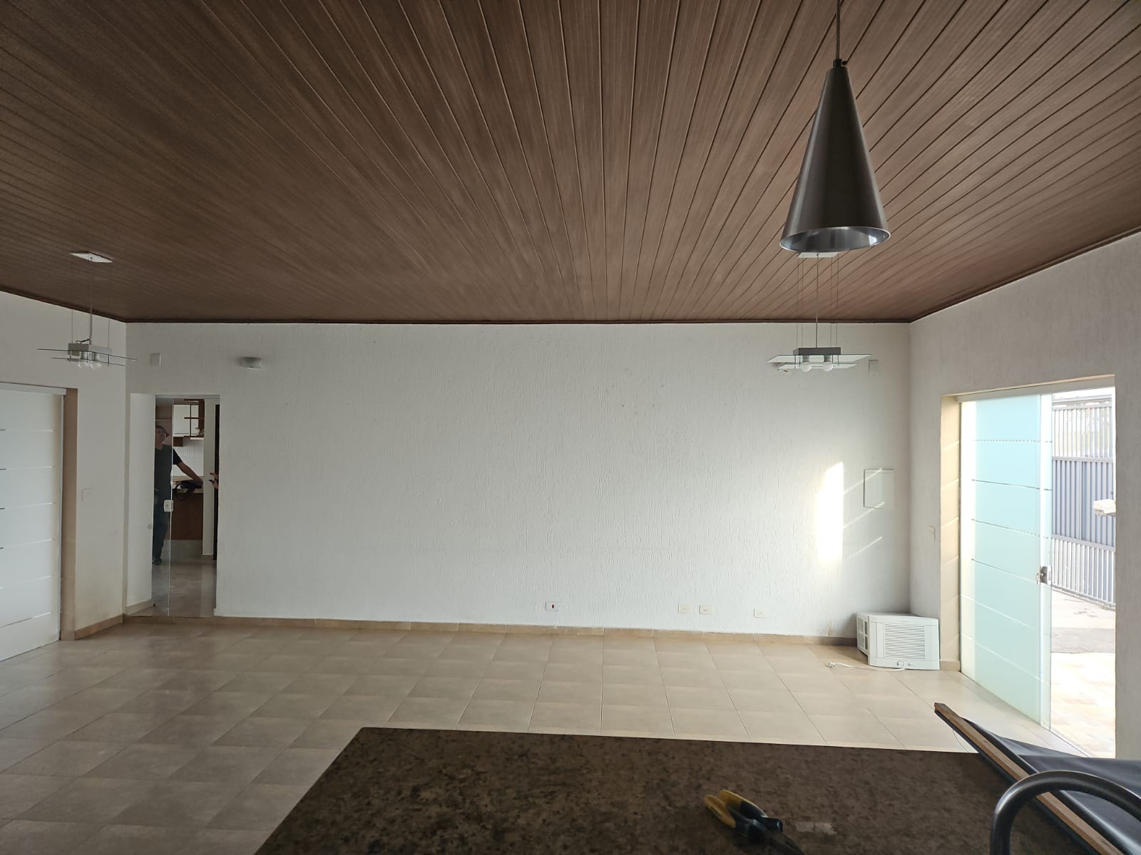 Salão comercial localizado no bairro Fontes em Arujá-SP !