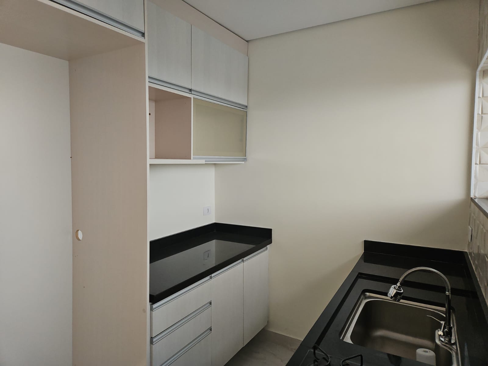 Casa a venda com 2 quartos, localizada no condomínio Vila do Ipes em Arujá-SP! 