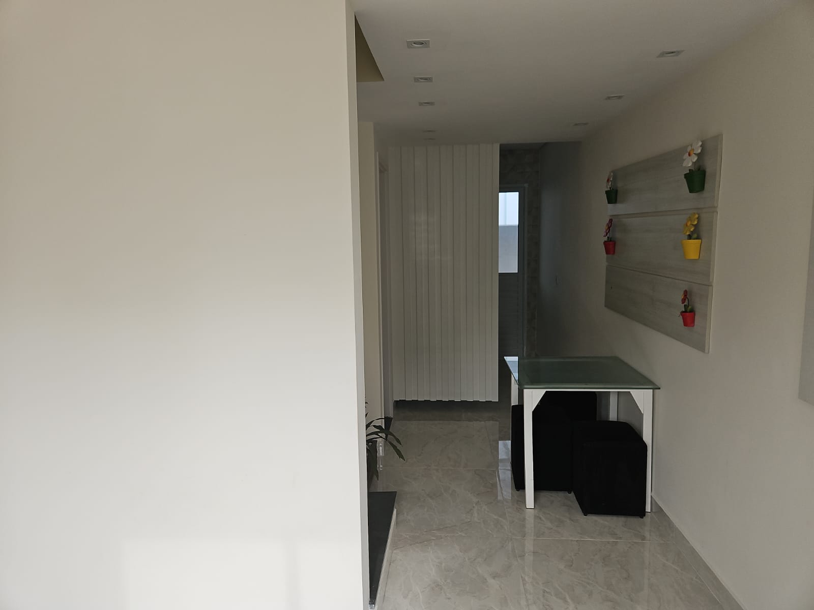 Casa a venda com 2 quartos, localizada no condomínio Vila do Ipes em Arujá-SP! 
