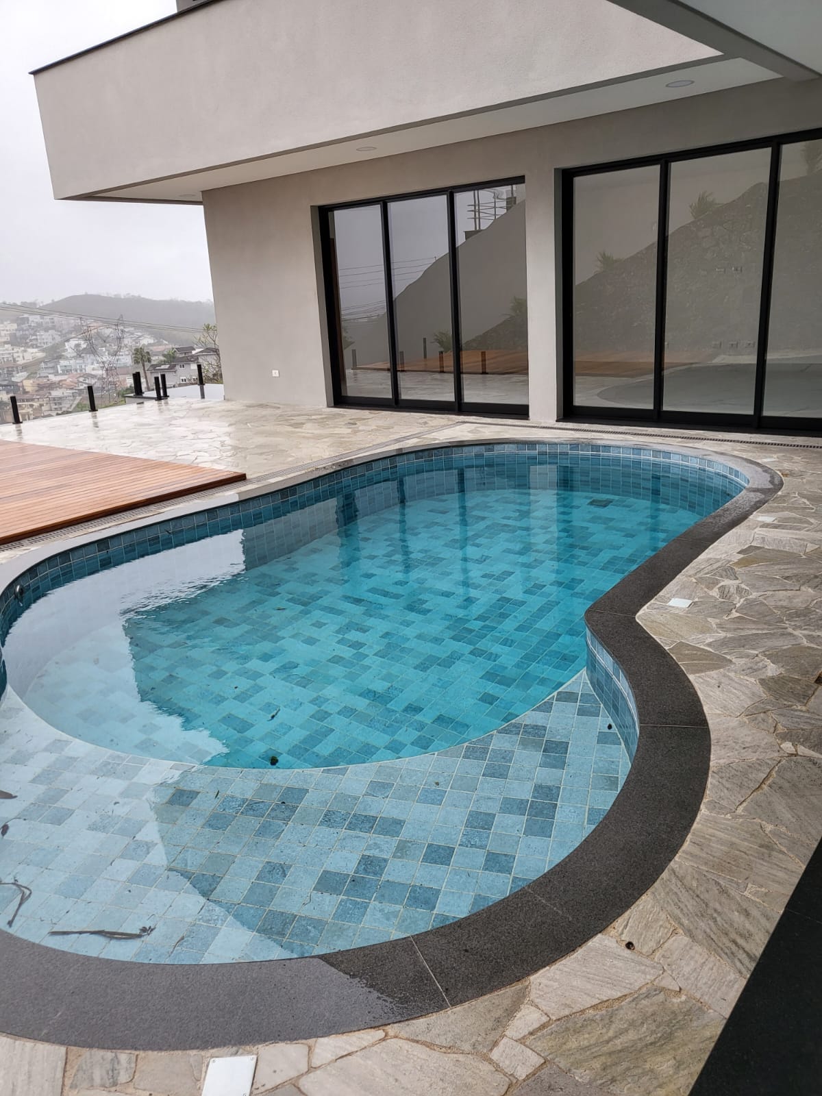 Casa a venda ou locação localizada no Condomínio Arujá Hills III em Arujá - SP!