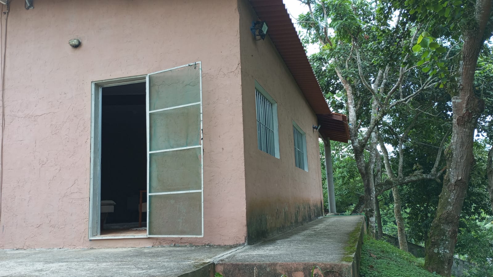 Chácara a venda localizada no bairro Jardim são Jorge em Arujá - SP 